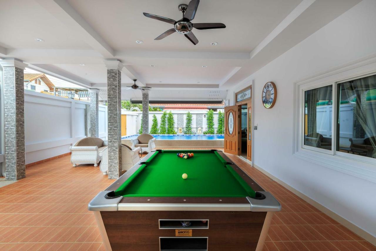 Gala Villa Pattaya Exteriör bild